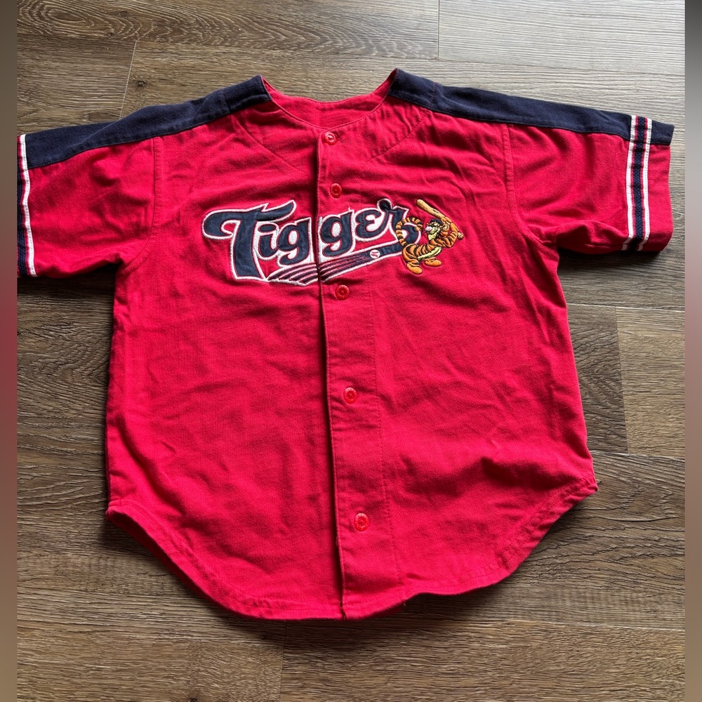 Vintage Winnie the Pooh Tigger Embroidered baseball jersey/shirt